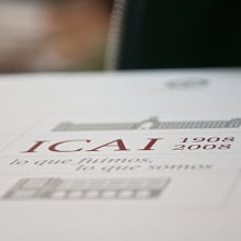 ICAI Diseño libro Centenario. Un proyecto de Diseño de Marcos Prack - 04.04.2011
