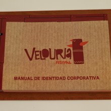 Velouria Indie-music festival. Un proyecto de Diseño, Ilustración tradicional, Publicidad, Fotografía y 3D de Álvaro Millán Sánchez - 29.06.2011