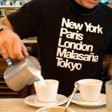 Malasaña T-shirt. Un proyecto de Diseño de Barfutura - 10.08.2011
