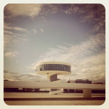 Niemeyer / Vídeos. Un proyecto de Motion Graphics, Cine, vídeo y televisión de Audiovisionarte Studio. Comunicación Audiovisual - 11.12.2011