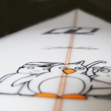 Ilustración sobre tabla de surf. Un proyecto de Diseño e Ilustración tradicional de Marta Rexachs - 27.03.2012