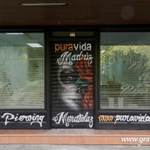 Pura Vida Madriz. Un proyecto de Diseño, Ilustración tradicional, Publicidad e Instalaciones de Graffiti Media - 09.12.2012