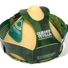 Packaging Queso de Tetilla. Design project by Bombo Estudio - 08.09.2013