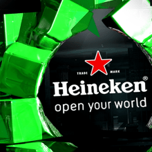 Heineken Video Mapping . Un proyecto de Diseño, Ilustración tradicional, Publicidad, Motion Graphics, Instalaciones, Cine, vídeo, televisión y 3D de Carlos Cabrera Olayo - 28.10.2013
