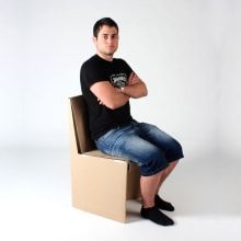 Silla y escritorio de cartón. Un proyecto de Diseño, Diseño, creación de muebles					 y Diseño de producto de José García Magdaleno - 23.05.2012