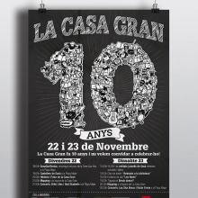 Cartel y camisetas: 10º Aniversario de "La Casa Gran". Un proyecto de Diseño e Ilustración tradicional de Héctor Sánchez - 01.11.2013