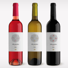 Wine label. Un proyecto de Dirección de arte, Diseño gráfico y Packaging de ely zanni - 08.07.2014
