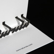 Tarjetas pop up para el estudio "Laturuta". Un proyecto de Diseño, Consultoría creativa y Diseño gráfico de Omán Impresores - 27.05.2014