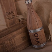 OAK wine | Packaging. Design, Br, ing, Identit, Industrial Design, Packaging, Product Design, and Sculpture project by Sergio Daniel García - 06.28.2014