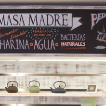 La Tahona del abuelo, horno tradicional y cafetería. Pizarras, lettering. Valencia / 2013-2014. Design, Traditional illustration, Art Direction, Br, ing, Identit, and Graphic Design project by Marina Muñoz García - 06.29.2014