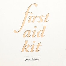 First Aid Kit.. Un projet de Photographie , et Conception éditoriale de Eli García - 15.07.2014