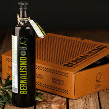 Packaging - Bernalissimo Aceite Virgen Extra 100%. Design, Br, ing, Identit, and Packaging project by Estudio Ugedafita - 02.14.2014