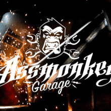 Assmonkey Garage. Un projet de Création d'accessoires, Br, ing et identité, Design graphique , et Calligraphie de Vicente Yuste - 13.01.2015