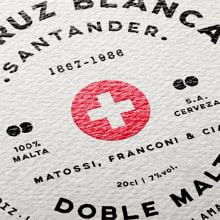 Rediseño etiqueta La Cruz Blanca. Br, ing, Identit, Graphic Design, and Packaging project by rafa san emeterio - 02.20.2015