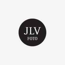 JLV foto. Diseño de marca y papelería corporativa para JLV foto.. Un proyecto de Br e ing e Identidad de Iván Durán Pérez - 10.05.2015