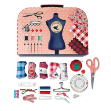 Maletín de costura Nicoleta. Un proyecto de Dirección de arte, Moda y Diseño de juguetes de Laura Cámara - 15.05.2015