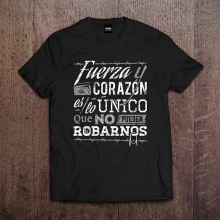 El Momo - Camiseta/Merchandaisng disco "El Don de escuchar". Design de acessórios, Design gráfico, e Serigrafia projeto de Álvaro Ruiz Sánchez - 03.05.2015