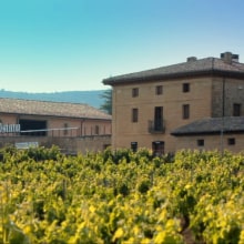 Ostatu, a family winery from the heart of Rioja Alavesa. Un proyecto de Publicidad, Post-producción fotográfica		 y Vídeo de LaVidaMola - 09.05.2014