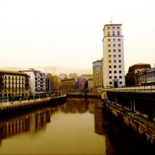 Bilbao desde el puente del Arenal nuevo retocado como antiguo  Ein Projekt aus dem Bereich Design, Fotografie und Grafikdesign von Juan Francisco (John) Escudero Guerra - 04.10.2015