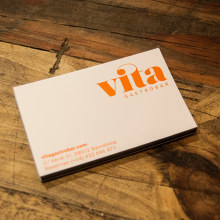 Vita Gastrobar. Direção de arte, Br, ing e Identidade, Design editorial, Design gráfico, e Web Design projeto de Javier P - 20.10.2015