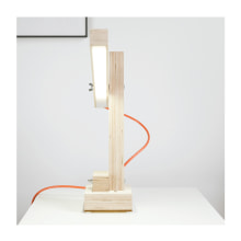 Wooden Desk Lamp. Un proyecto de Diseño de producto de PAUSA design studio - 30.11.2014