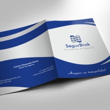 Carpeta SegurBrok. Un proyecto de Br, ing e Identidad, Diseño gráfico y Marketing de Juan Antonio Baena - 18.09.2014