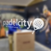 Stand Design Padelcity in the World Padel Tour. Br, ing e Identidade, e Design gráfico projeto de Sandra Mora Ayala - 09.01.2016
