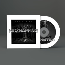 Portada, contraportada y galleta para Apolo kidz en su trabajo "Kidznapping". Design projeto de Pablo de Parla - 15.02.2016
