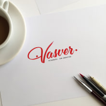 Logotipo Vasver Fotografía San Sebastián. Un proyecto de Diseño, Fotografía, Dirección de arte, Diseño gráfico, Escritura y Caligrafía de Jose Gil Quílez - 11.04.2016