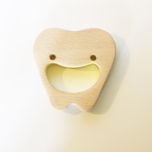 Teeth Teether. Design, Ilustração tradicional, Packaging, Design de produtos, e Design de brinquedos projeto de Àngel Soriano - 11.04.2016