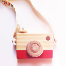 Wooden Camera. Un proyecto de Diseño, Ilustración tradicional, Packaging, Diseño de producto y Diseño de juguetes de Àngel Soriano - 11.04.2016