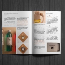 Le parfum secret. Un proyecto de Fotografía y Diseño editorial de Random Atelier - 29.05.2016