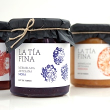 La Tía Fina. Design, Br, ing, Identit, and Packaging project by VIBRA - 09.01.2016
