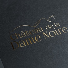 Chateau de la Dame Noire - Proyecto identidad corporativa. Design gráfico projeto de Laura Fernández - 06.10.2016