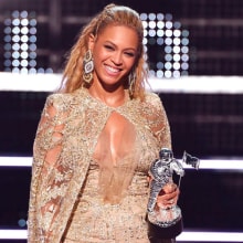 Beyoncé arrasa en los premios MTV 2016. Un proyecto de Música, Cine, vídeo, televisión, Vídeo y Televisión de Yolanda Menadas Tortajada - 29.08.2016
