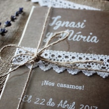 WEDDING INVITATION. Design, Photograph, Graphic Design, and Screen Printing project by Anna Garcia Montolio - 11.01.2016