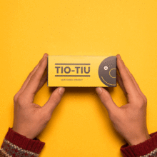 TIO-TIU. ¿Qué pasa tronco?. Un proyecto de Diseño de producto de SOPA Graphics - 12.12.2016