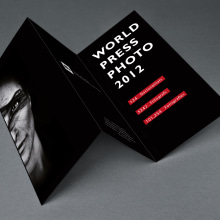 Tríptico / World Press Photo. Design, Design editorial, e Design gráfico projeto de Bea Santin Sanchez - 15.04.2012