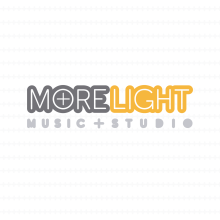 Logotipo y tarjetas de visita para MoreLight Studio. Un proyecto de Diseño gráfico de Pablo de Parla - 02.06.2016