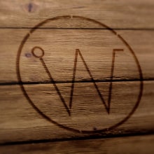 INWOODSTRY | In wood we trust > *Premio Marcas y Logos ALCE 2016. Un proyecto de Dirección de arte, Br, ing e Identidad, Diseño gráfico, Diseño Web y Naming de Fran Sánchez - 09.10.2014