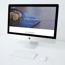 Surimi Estudio. Web Design, e Desenvolvimento Web projeto de María Luisa Martínez - 01.10.2016