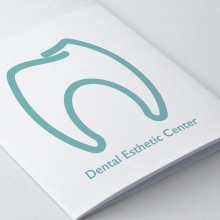 Dental Esthetic Center. Design gráfico projeto de Erinel Mercedes - 25.08.2017