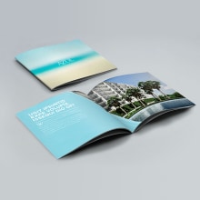 Brochure Azul. Um projeto de Design editorial e Design gráfico de Manuel Alberto Robles Anaya - 12.05.2014