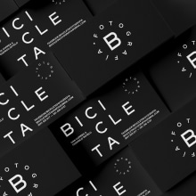 Bicicleta Fotografía. Un proyecto de Br, ing e Identidad y Tipografía de Nico - 01.09.2016
