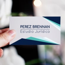 Diseño de logotipo y aplicación en tarjetas personales. Br, ing & Identit project by Maria Lucia Perez Brennan - 08.01.2017