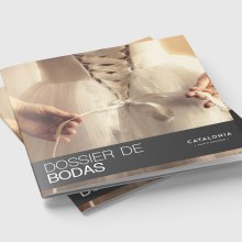 Dossier Bodas para Catalonia Hotels. Editorial Design project by Lidia Feliz - 10.22.2017