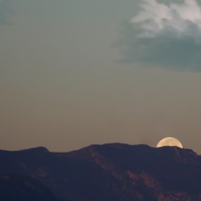 Beso de luna. Fotografia, e Retoque fotográfico projeto de Uzziel Serna Montaño - 30.10.2017