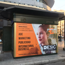Campaña exterior ESIC Valencia 2017. Un proyecto de Diseño gráfico de Adrián Hevia - 17.01.2018