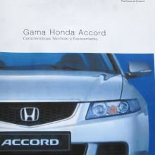 Maquetació díptic Honda Accord. Design gráfico projeto de Edith Gallego Mainar - 18.02.2018