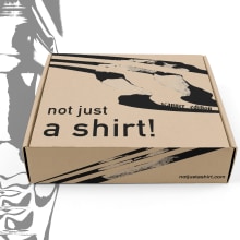 Diseño de packaging 'not just a shirt!'. Design gráfico, e Design de produtos projeto de Lucía Herrero García - 20.03.2018